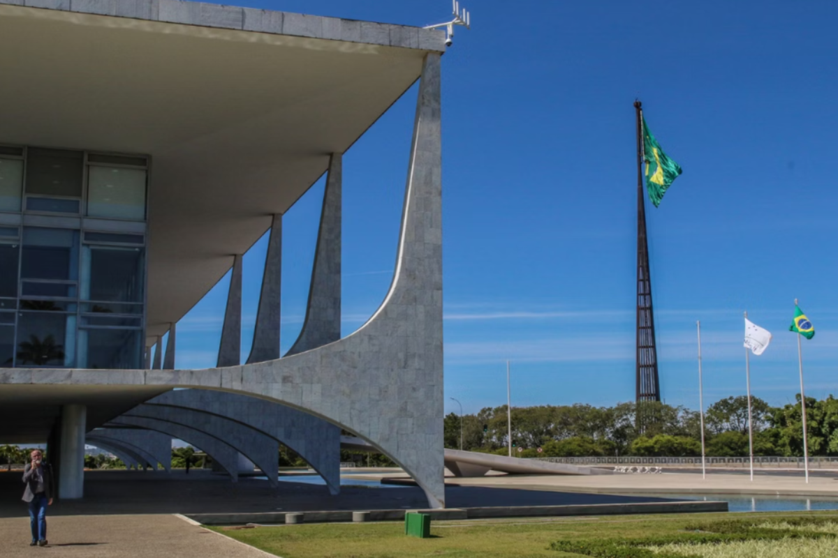 O ano político começa agora, numa situação conturbada e preocupante