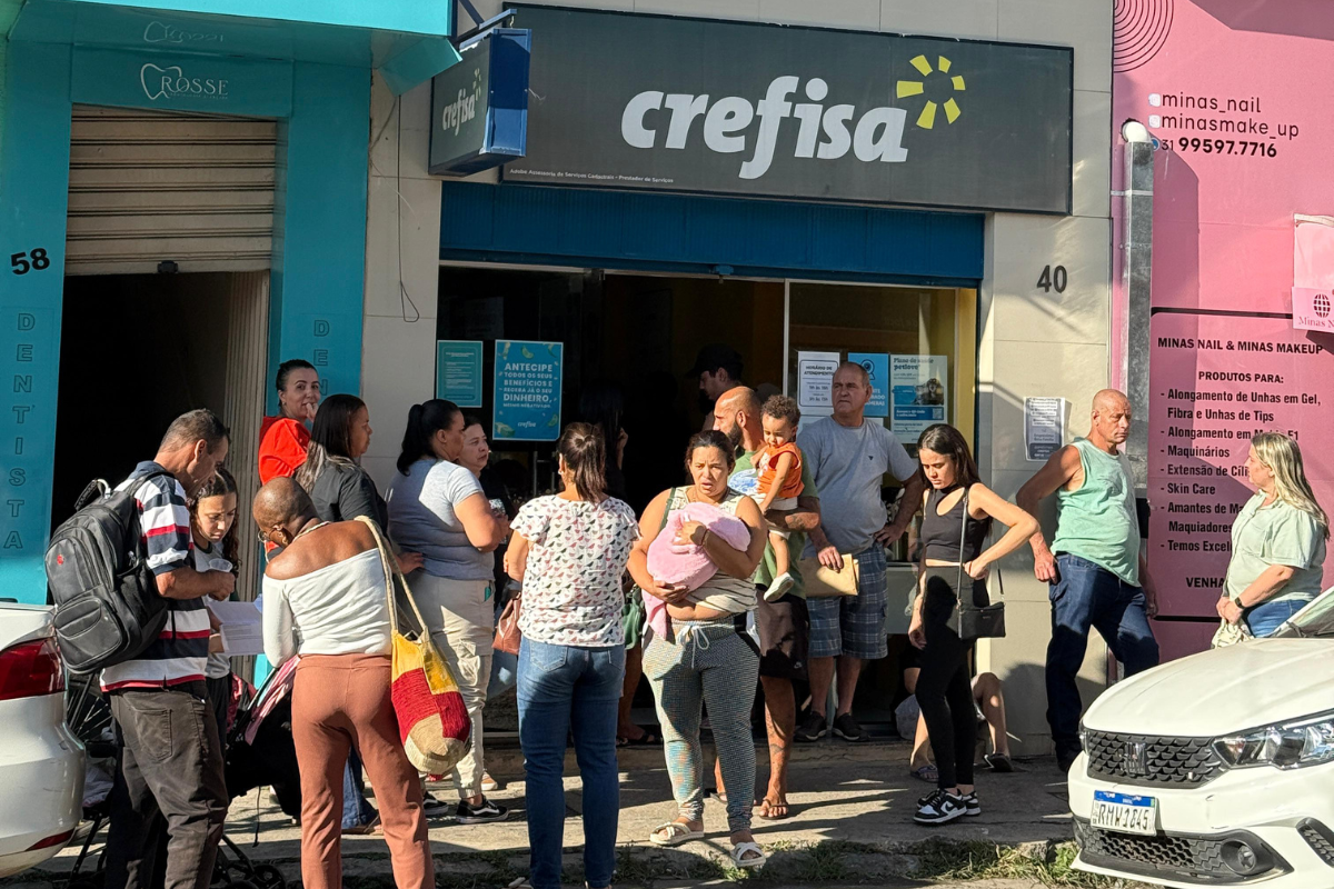 Muitos afirmaram que, ao fazer o cadastro, foram automaticamente direcionados para atendimento na agência de Betim, mesmo morando em outros municípios e até cidades do interior. O resultado foi uma sobrecarga no atendimento e um cenário de confusão.