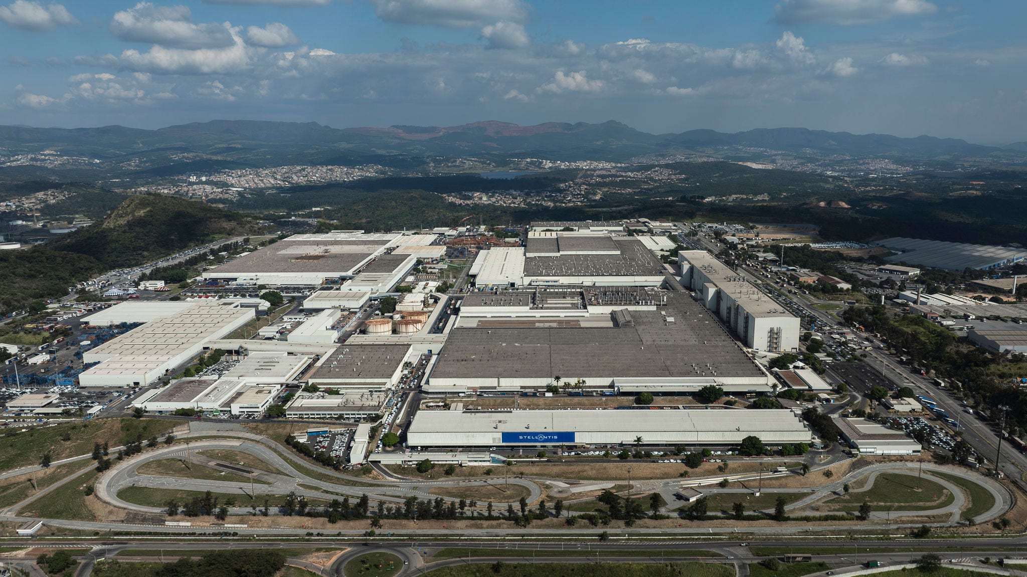 20240516 - BETIM-MG - STELLANTIS -  Vista aérea da do Pólo Betim - Foto Leo Lara/Studio Cerri