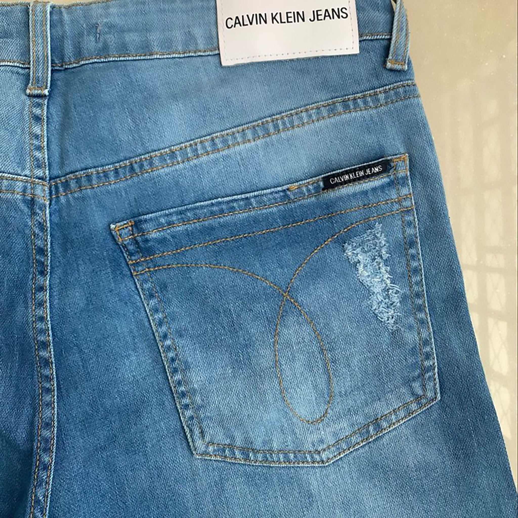 APAE Betim realiza mais uma edição do Outlet de Jeans