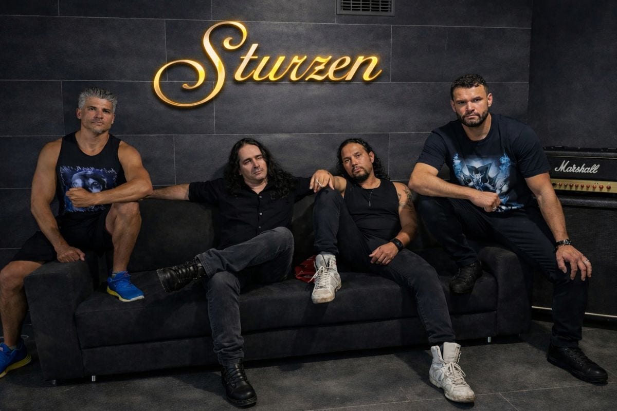 Grupo é formado por Régis Sturzeneker, na guitarra e vocal; Dieno Barbosa, na guitarra e backing vocal; Willer Mardey, no baixo; e Guilherme Leopoldino, na bateria