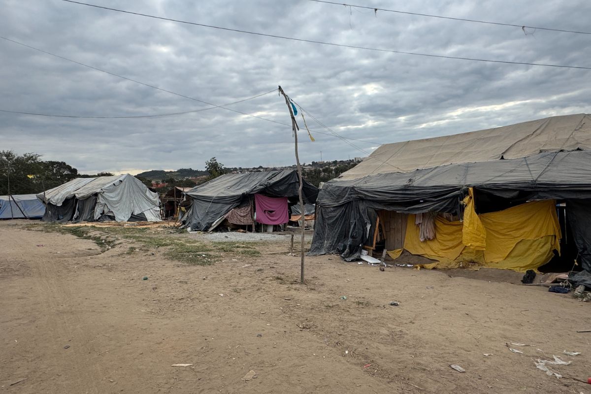Cerca de 50 famílias indígenas – aproximadamente 280 pessoas – vivem na ocupação, na região do PTB, chamada Terra Mãe, em Betim