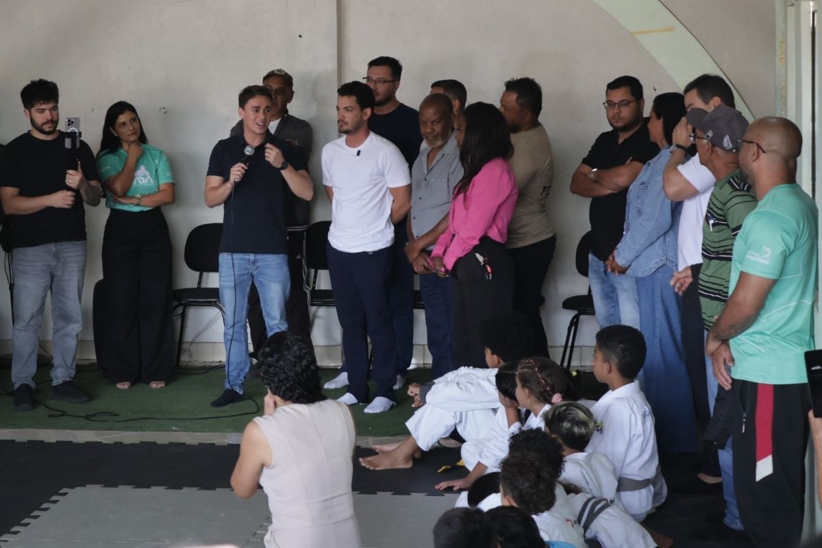 Nikolas Ferreira visitou as instalações do Projeto Casa no Icaiveira, nesta quarta (22)