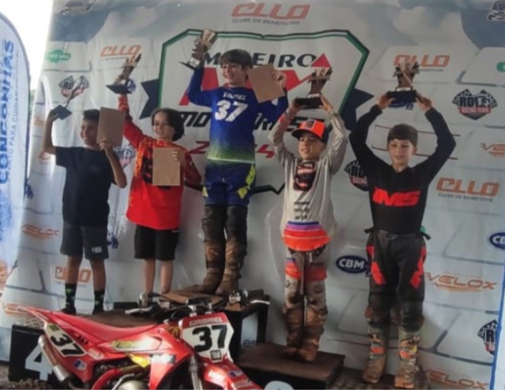 Na temporada, o jovem também venceu a Copa Estrada Real de Motocross