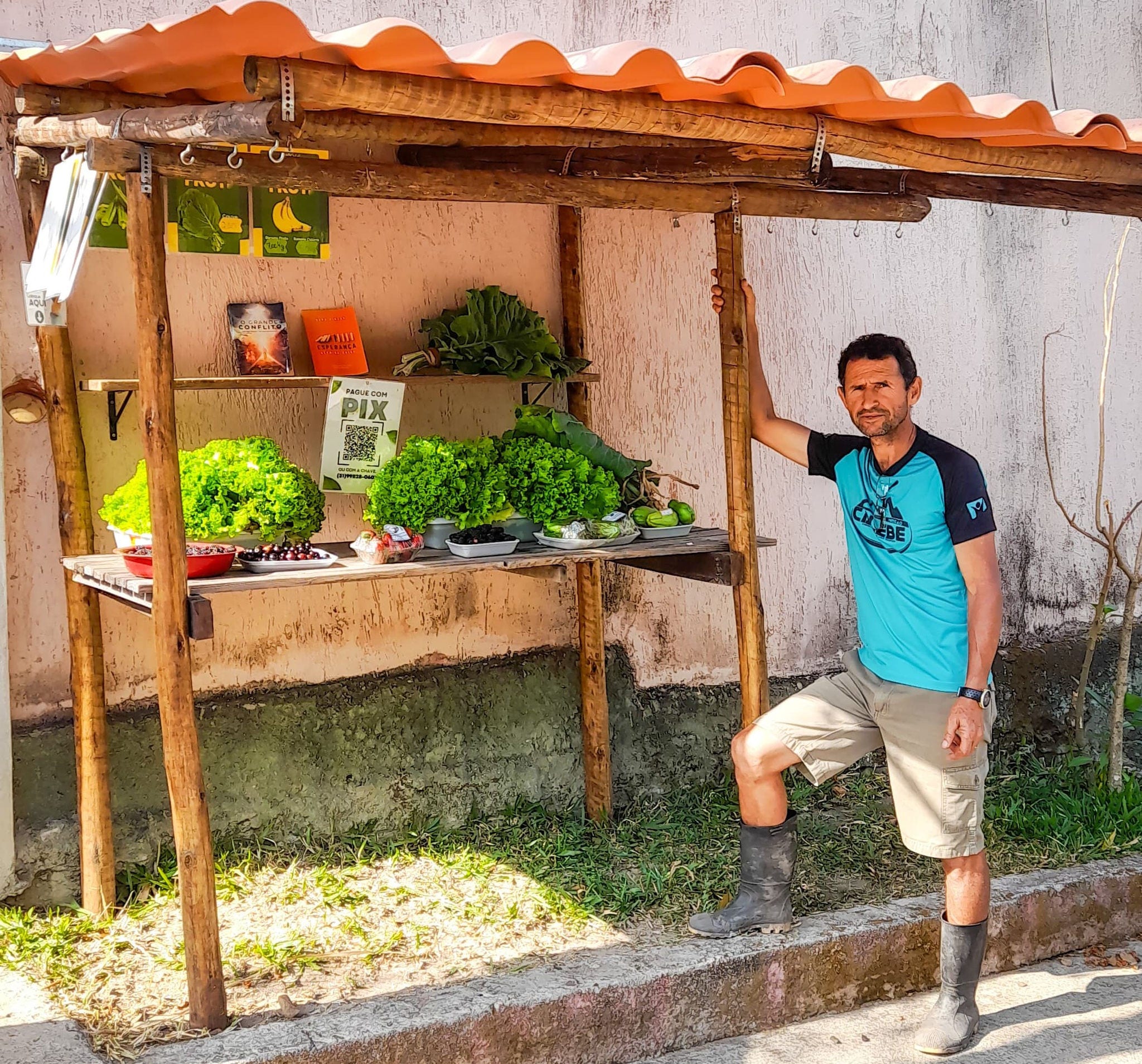 Banca fica na frente da casa de Valdemar e sua família