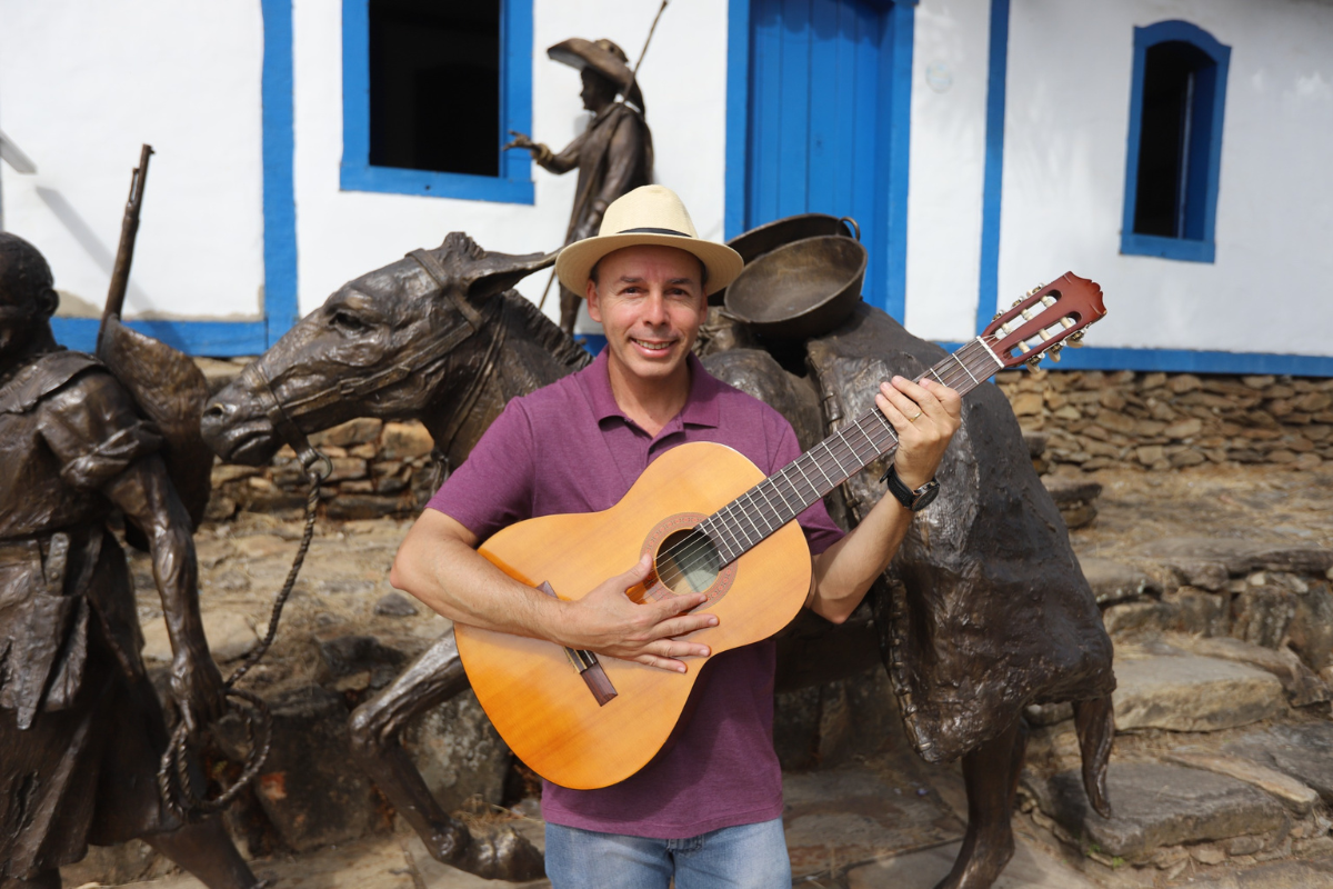 Edmilson de Almeida Zambaldi, o vertente.Z, é compositor há sete anos