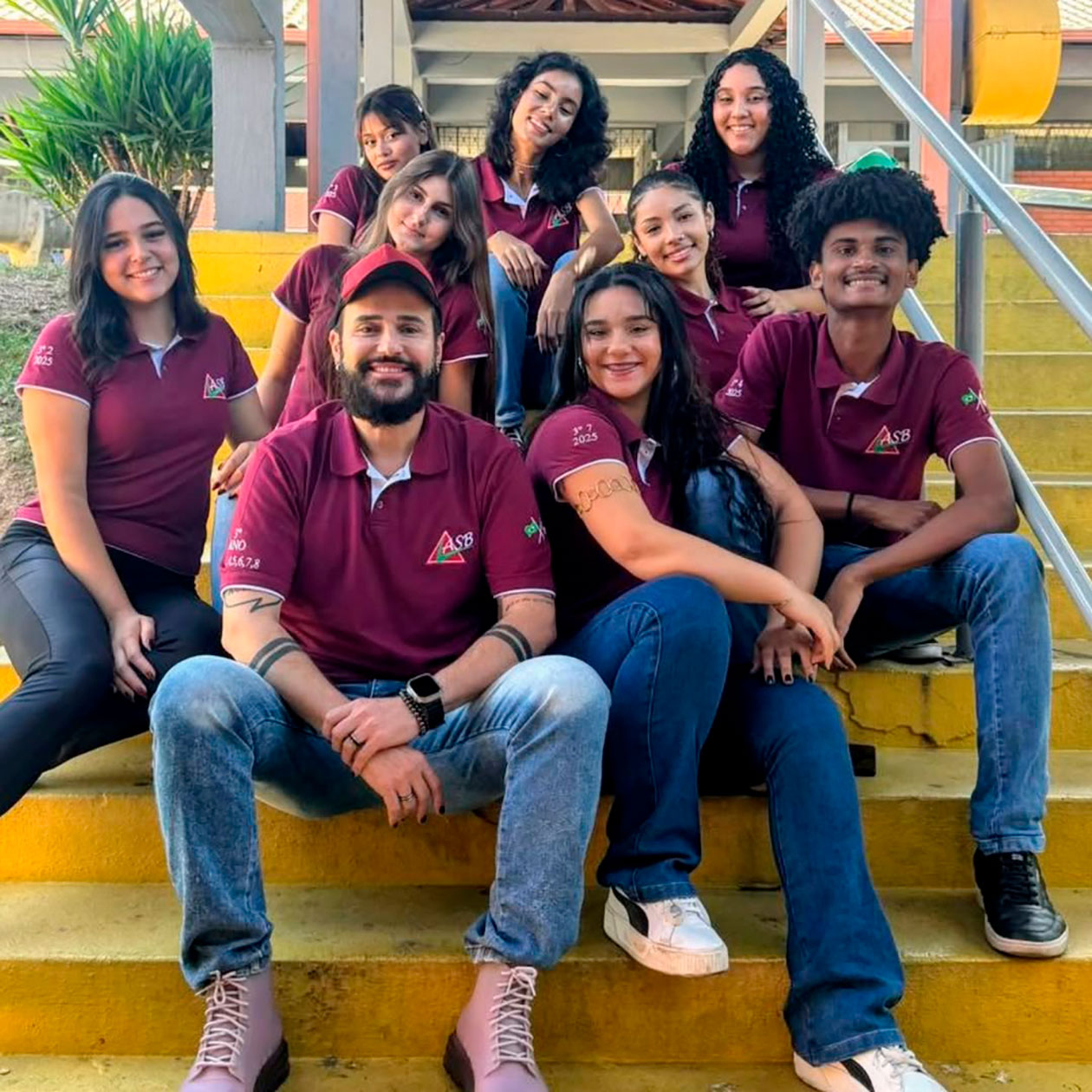 O tema deste ano, High’s Cool!, faz um trocadilho com High School (ensino médio) e reúne referências de filmes e séries sobre o universo jovem