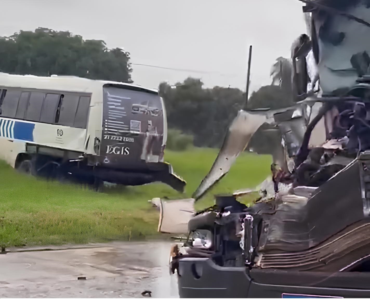 Acidente causou congestionamento de aproximadamente 20km na rodovia que segue bloqueada 