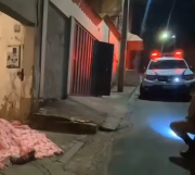 Suspeito seria moreno, usava uma calça jeans, uma blusa preta e um boné do time do Cruzeiro por baixo do capacete