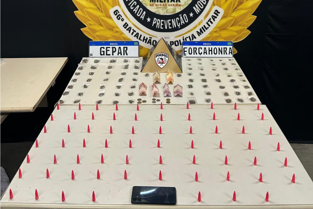 Drogas e dinheiro foram apreendidos com o suspeito, nessa quarta-feira (28/1)