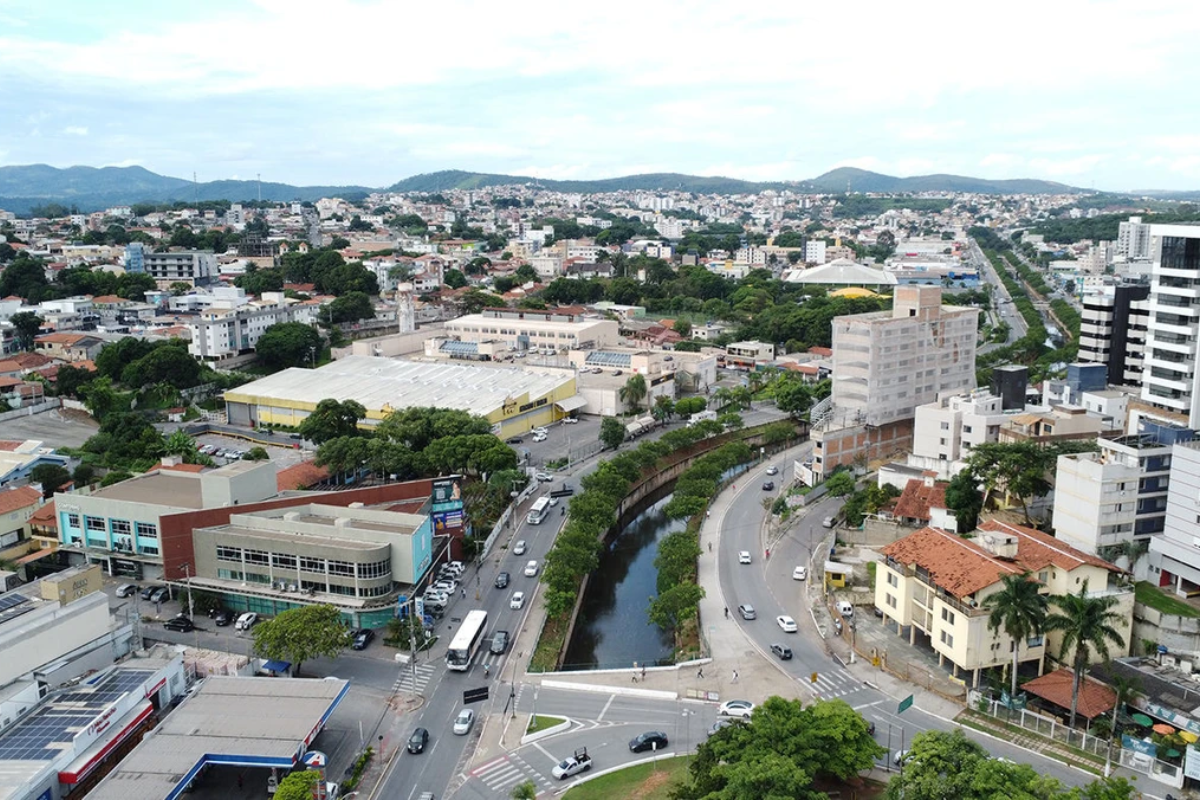 Feriado de Tiradentes, na testa terça (21/4), será emendado com a segunda (20/4), em alguns órgãos municipais