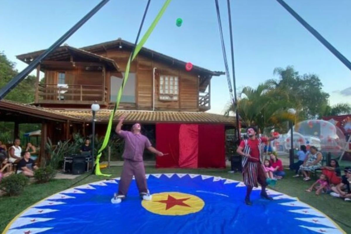 Apresentação é promovida pela Ieê Escola de Circo