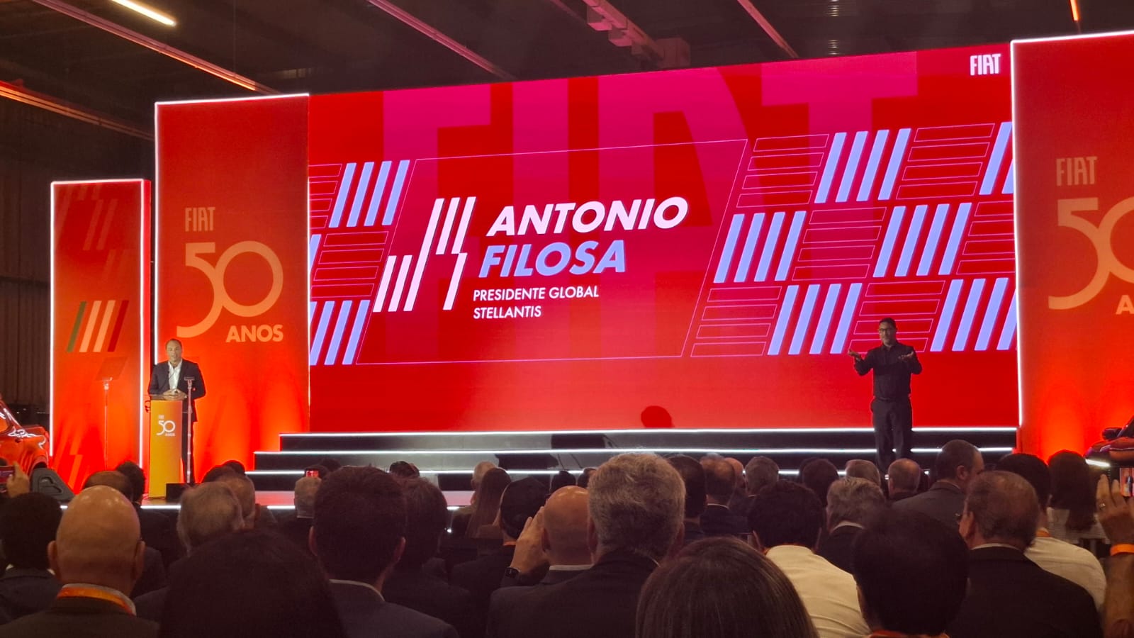 Antonio Filosa durante evento que celebra os 50 anos da Fiat no Brasil e do Polo Automotivo de Betim