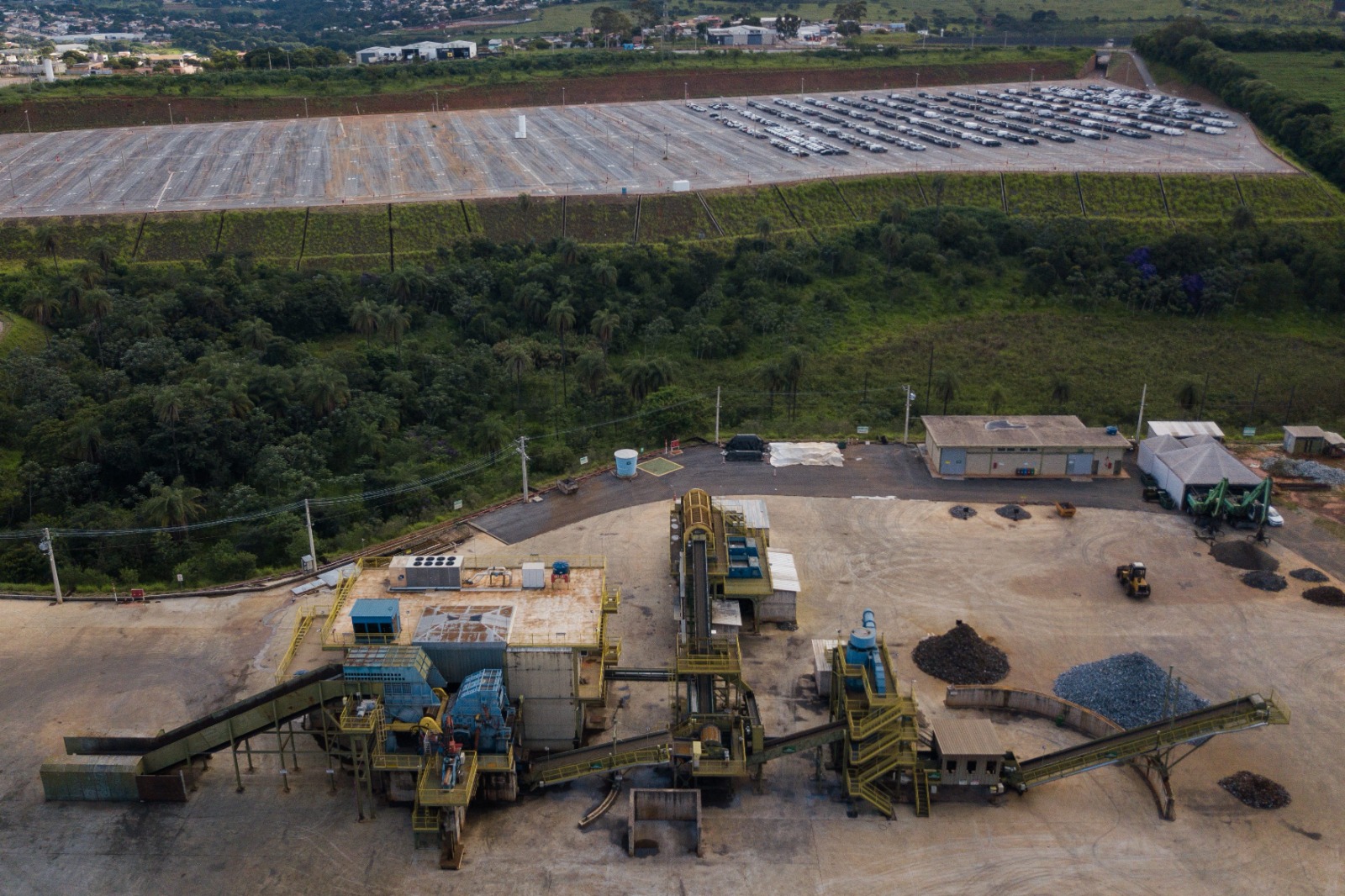 Planta, situada em Igarapé, tem capacidade para processar até 300 mil veículos por ano